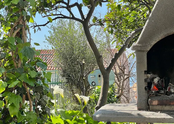 Apartments De La Marina