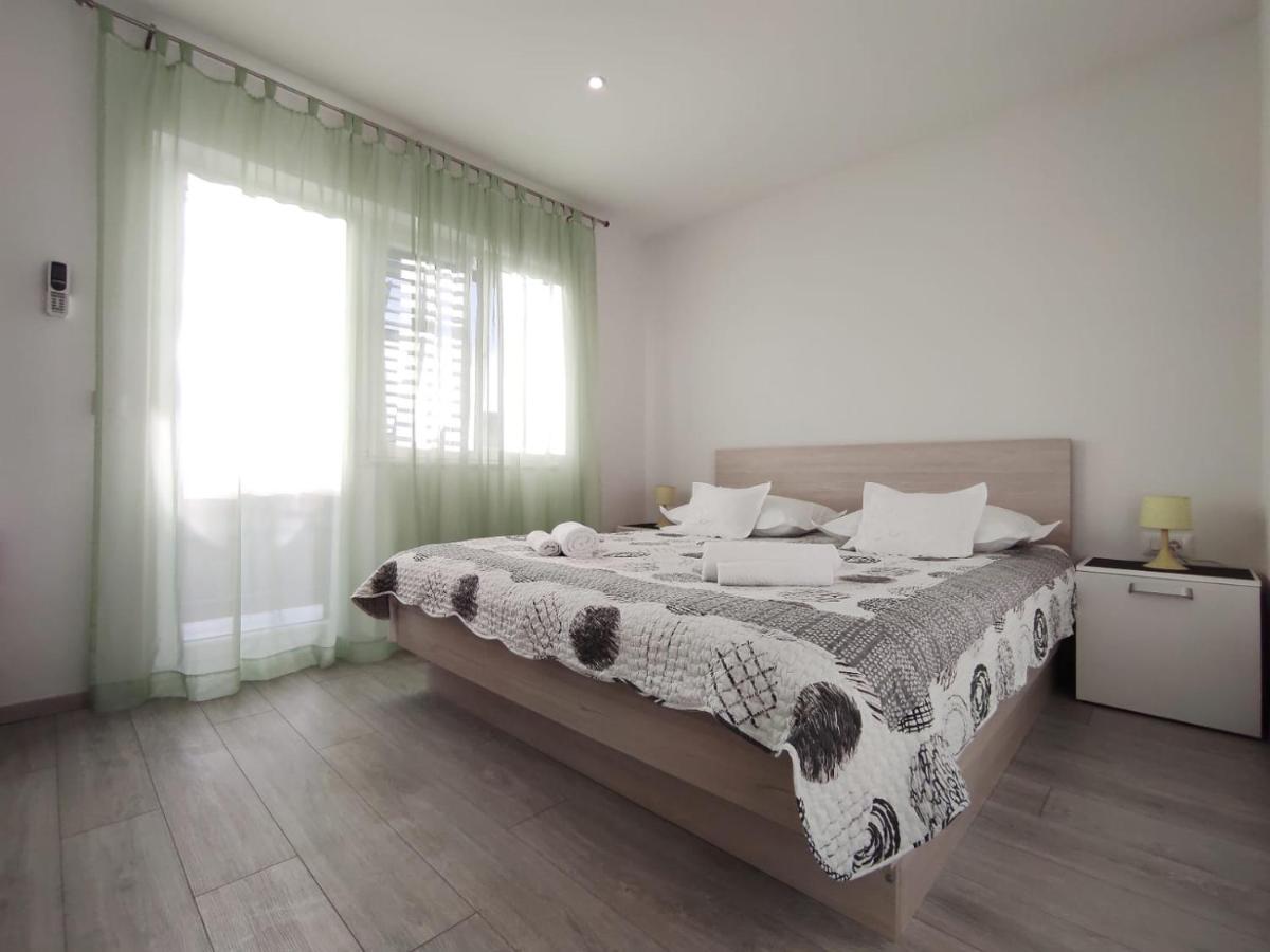 Apartment De La Marina Makarska